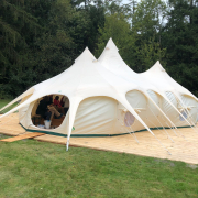 Großes Zelt für Schulklassen