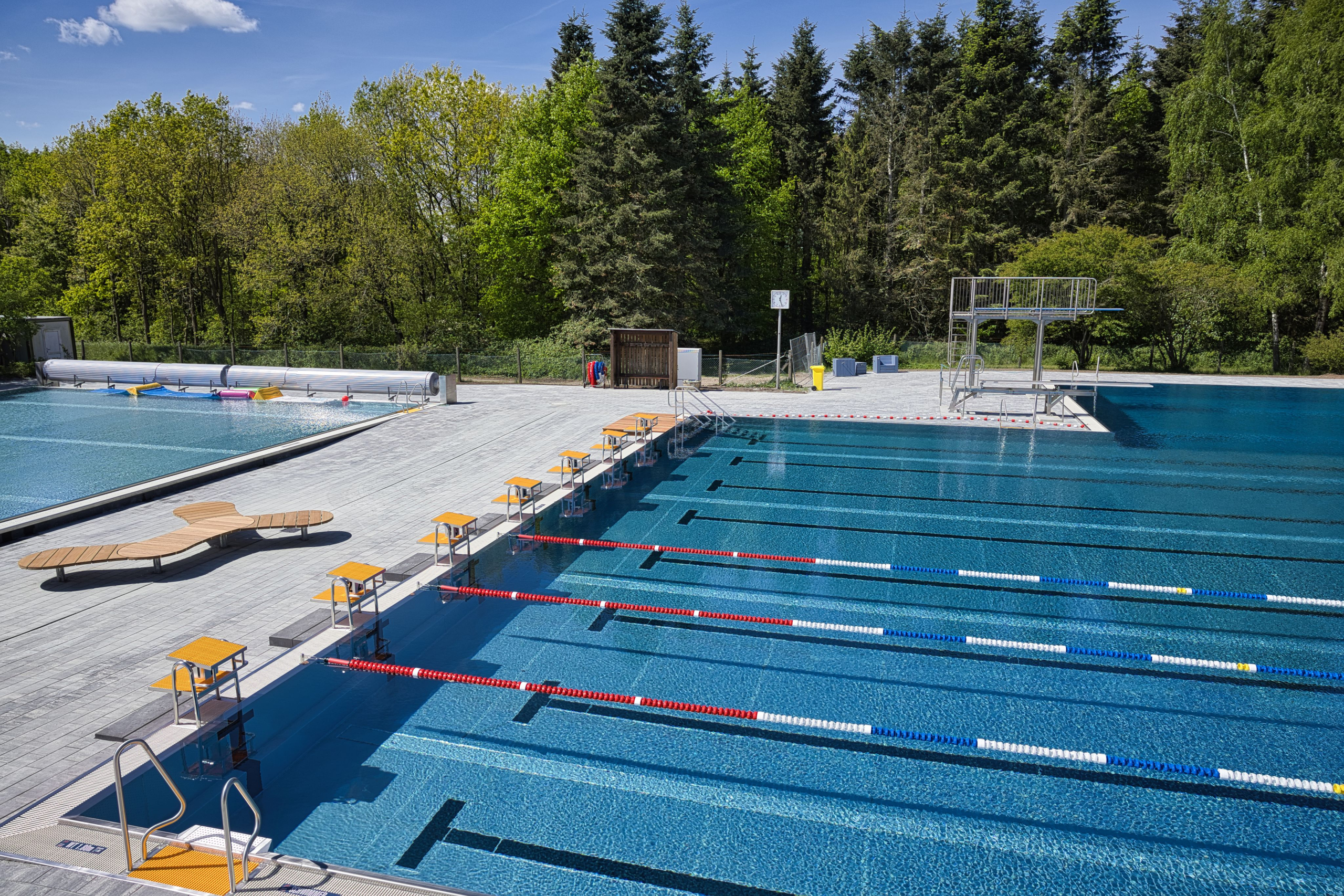 Schwimmbecken des Geestlandbades in Kropp